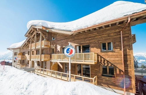 La Rosiere Apartment | Wifi, ski-in/ski-out & foot of the slopes, 4th floor, view mountain, swimming pool, sauna, hammam