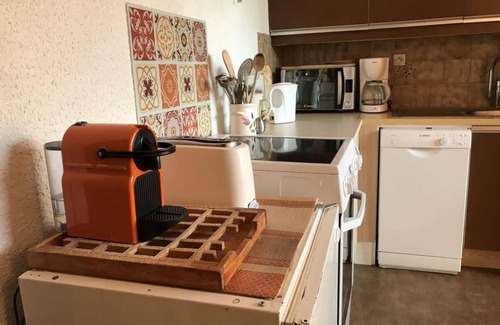 Correncon-en-Vercors Apartment | Wifi, ski-in/ski-out & foot of the slopes, 5th floor, balcony, tv, ski locker, 61m², Villard de Lans