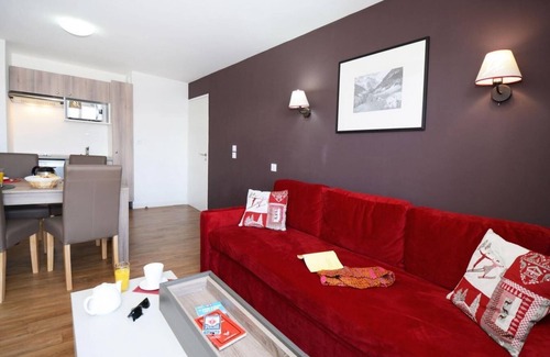 Auris Apartment | Wifi, ski-in/ski-out & foot of the slopes, fitness, swimming pool, terrace, balcony, tv, ski locker