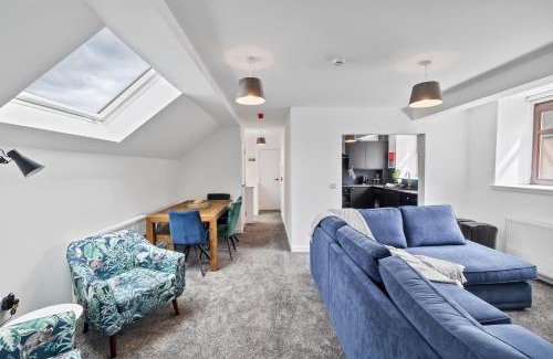 Montrose House | Wild Berry Stays- Baltic Street