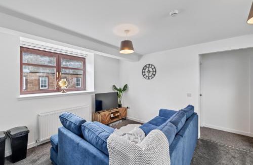 Montrose House | Wild Berry Stays- Baltic Street