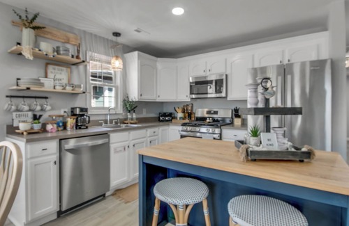 Cape May - Wildwood Condo | Wild Funnel Cake - 3br/2ba Upscale condo in NWW- Sleeps 10