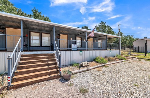Kingston Apartment | Wild Horses - 1 Bedroom Hotel Room by The Lodges at Fossil Creek