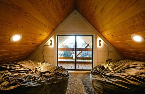 Dripping Springs House | Wild Oak Cottage, Cabin on cliff w pro coffee!