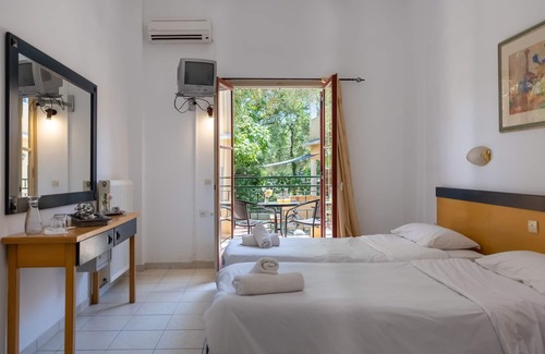 Ipsos Hotel | Wilde Rose Hotel