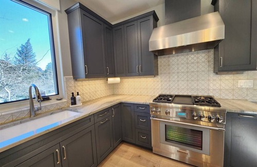 Fall River Estates House | Wildflower Retreat