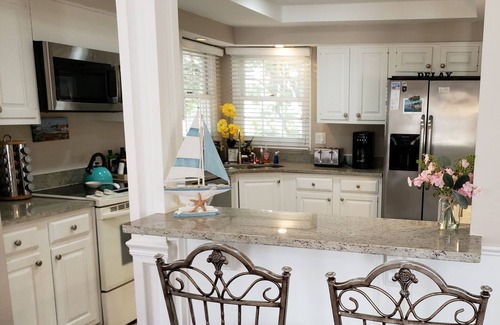 Shipyard Plantation Villa | Wildlife Watching! Lagoon & Golf view, beach gear and 2 bikes included! Private!