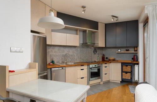 Zakrzowek Apartment | Wilga Park Homely Apartment by BookingHost