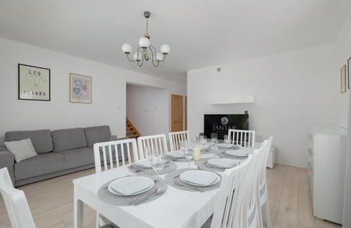 Kolobrzeg House | Willa Janiska - by Jantar Apartamenty Kołobrzeg