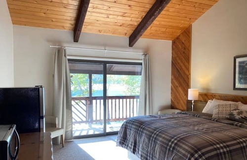 Salmon House | Williams Lake Resort