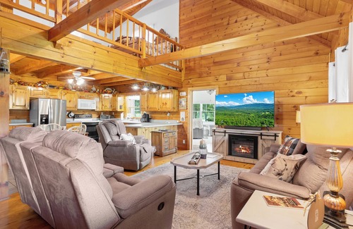 Mount Vernon Cabin | Willow Creek - Sleeps 8, Motorcycle Accessible, Hot Tub