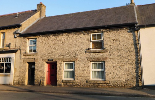 Castleton House | WILSON EYRE COTTAGE, with a garden in Castleton, Peak District