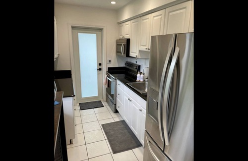 Wilton Manors Villa | Wilton Manors Villas a Shared pool, walking distance to restaurants, bars.