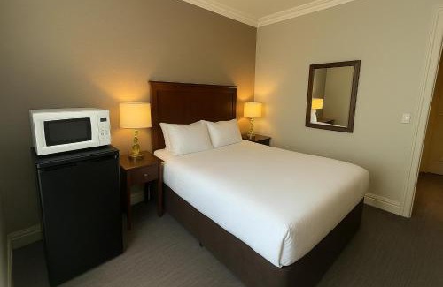 Winchester Hotel | Winchester Cathedral View By Dancenter