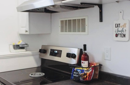 Belleville Apartment | Wind Rose 28 · Tour Trails & Wineries Near Prince Edward County