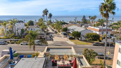 Beach Barber Tract House | Windansea by AvantStay Private Rooftop Patio 2 blocks to Beach Town