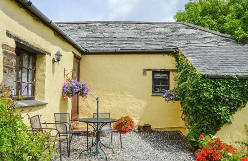 Hartland House | Windbury Cottage