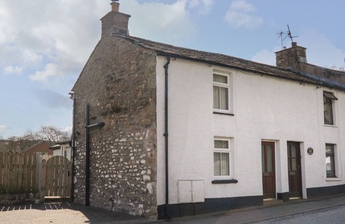 Sedbergh Cottage | WINDER FELL VIEW, with open fire in Sedbergh