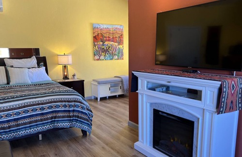 Tortolita House | Windfeather Resort/Sunrise Guesthouse with SELF CHECK-IN