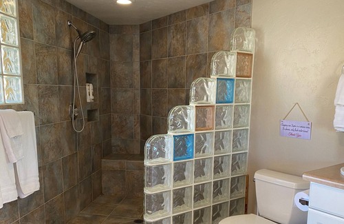 Tortolita House | Windfeather Resort/Sunrise Guesthouse with SELF CHECK-IN