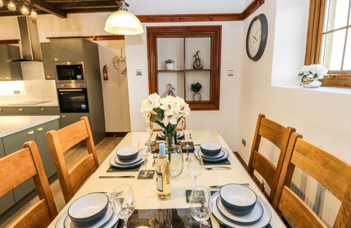 Woodhorn Cottage | Winding Wheel Cottage