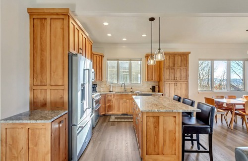 Eden House | Windriver Hideaway ~ Private Hot Tub