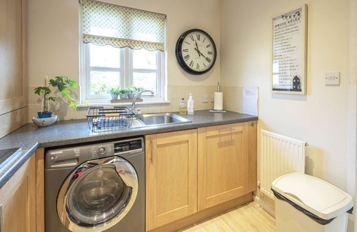 South Cerney House | Windrush Lake 87, The Retreat (P)