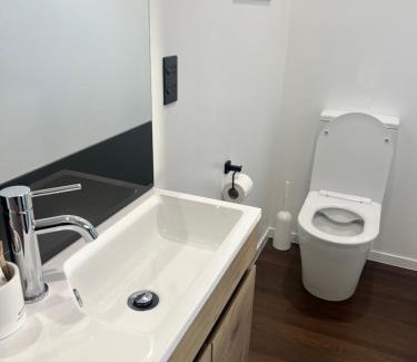 Waitahanui Hotel | Windsor Motel