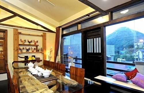 Ruifang Bed & Breakfast | Windsor's Vanilla Garden B&B