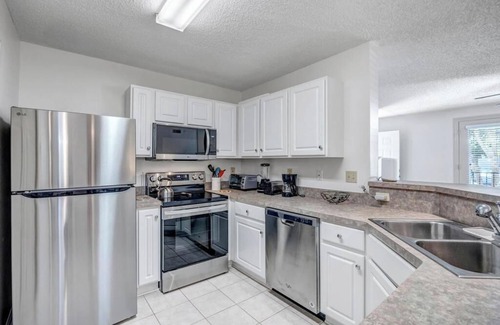 Southside Condo | Windsor Wonders - Close to Mayo Clinic and the Beaches