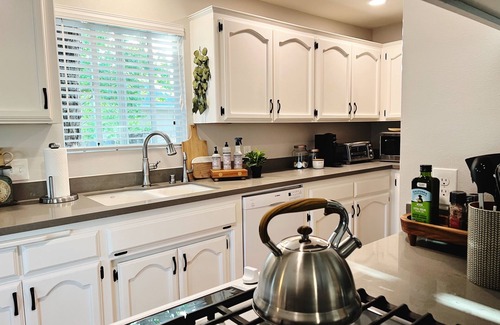 San Luis Obispo Cottage | Wine Country Cottage SLO close to Downtown + Beaches!