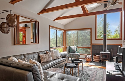 Hacienda House | Wine Country Find! Spa, Views, Sun and Privacy, Near Wineries!