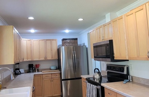 Cottage Lake House | Wine country house- close to everything, winery's, concert, lake, park, shopping