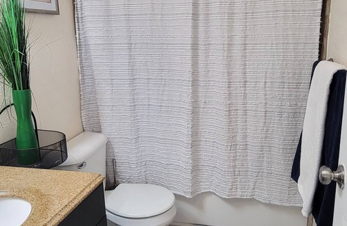 Cottage Lake House | Wine country house- close to everything, winery's, concert, lake, park, shopping