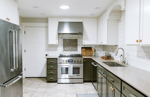 McMinnville House | Wine & Dine w/Chef's Kitchen, Grill & Fire Pit