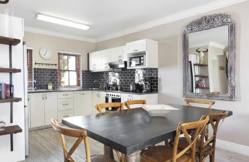 Stellenbosch Cabin | Winelands Golf Lodges 17