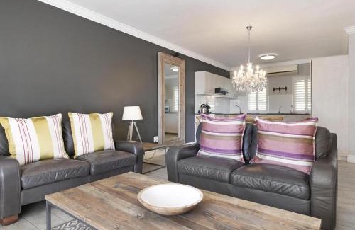 Stellenbosch Cabin | Winelands Golf Lodges 24