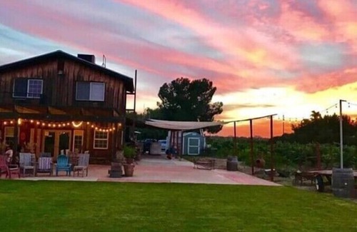 Reedley Apartment | Winemaker's Suite - Sequoia View B&B