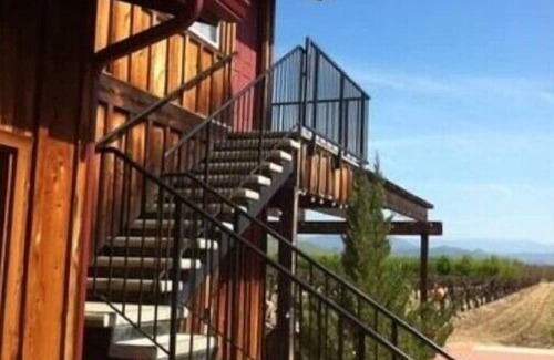 Reedley Apartment | Winemaker's Suite - Sequoia View B&B