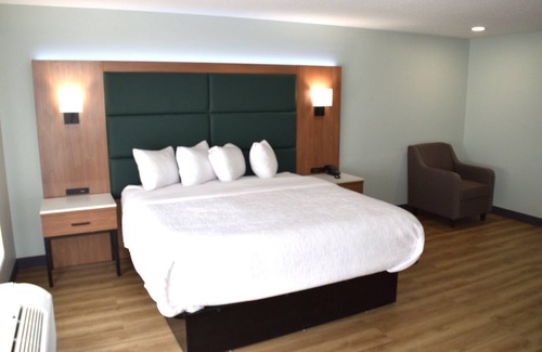 Ontario Hotel | Wingate by Wyndham Mansfield OH