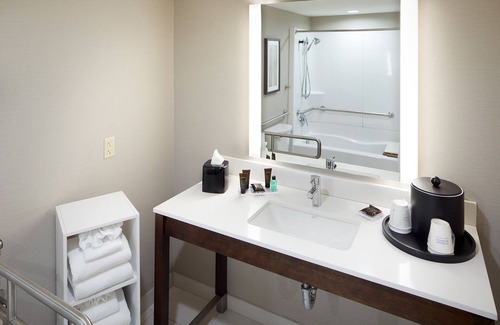 Barton Hotel | Wingate by Wyndham St. Clairsville/Wheeling