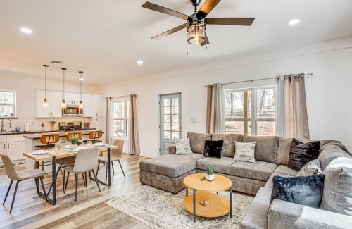 Winnsboro House | Winnsboro Barndominium w/Fire Pit & Large Deck!