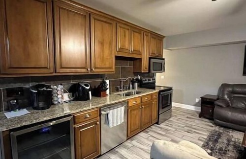 Groveoak Apartment | Winslow’s Waterfront 3br 2bath apartment with 2 slip boathouse