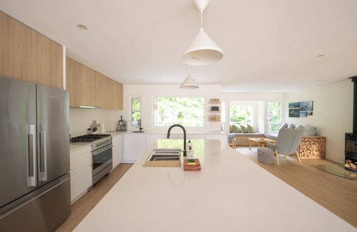 Squamish House | Winter in Squamish Mountain Comfort