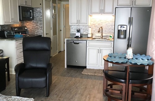 Myrtle Beach Condo | WINTER SPECIAL! TOP FLOOR CORNER OCEANFRONT CONDO-PANORAMIC VIEWS-COZY COMFORT!