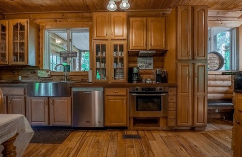 Chickamauga Cabin | Winter Views are Stunning! Christmas Decorated all Dec. Perfect for retreats!