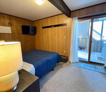 Bessemer Villa | Winter Wonderland Getaway I Alpen Villas at Powderhorn Mountain