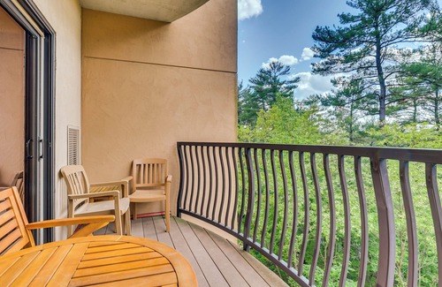 Wisconsin Dells Apartment | Wisconsin Dells Resort Condo: Golf Course On-Site