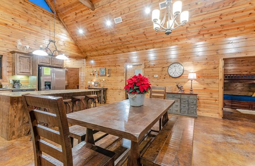 Hochatown House | "Wish You Were Here", Where Luxury & Location Meet - 5bd, 3ba