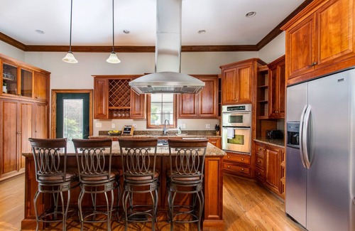 Belmont - Hillsboro House | Wisteria: Prime Location in 12South | Walkable